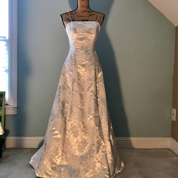 Blondie Nites Dresses & Skirts - Beautiful Blondie Nites Prom Dress